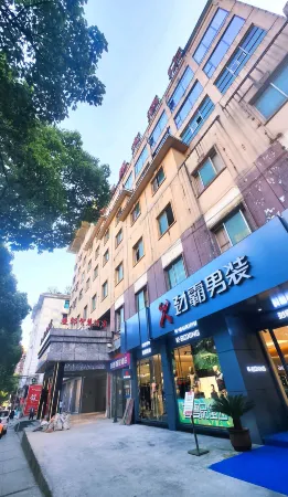 Night Lang Wisdom Hotel