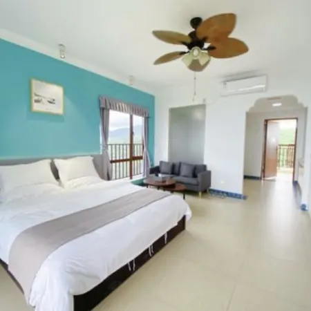 Huanhai Holiday Apartment (Yangjiang Hailing Island Poly Yintan Branch)