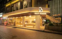 Half Summer Hotel - romantis