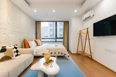 Rabbit City Homestay (Shenzhen Pinghu South China City Branch)