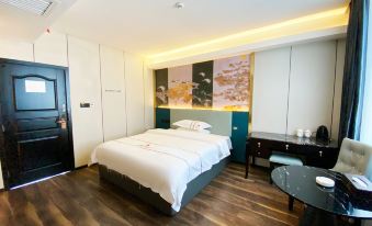 Huaihua Sunday Chain Hotel East of the city
