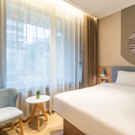 Homeinn Hotel (Xiamen Railway Station Hubin East Road) Отели рядом с достопримечательностью «Железнодорожный вокзал Сямынь»