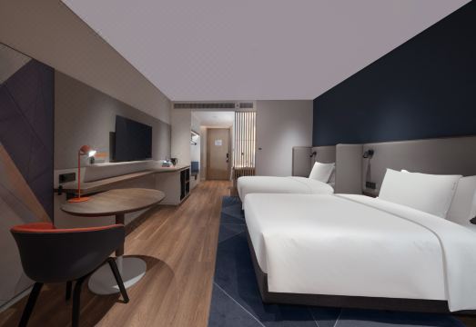 1. 홀리데이 인 익..