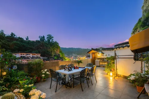 Zhenheju Inn - Inns