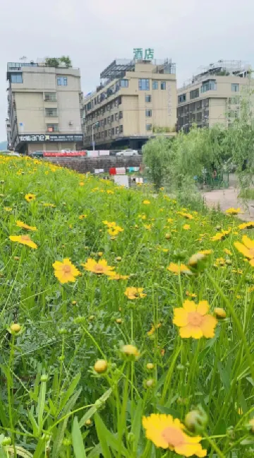 Shiguang Hanshe Hotel (Yiwu Railway Station Airport Branch) Отели рядом с Аэропорт Иу