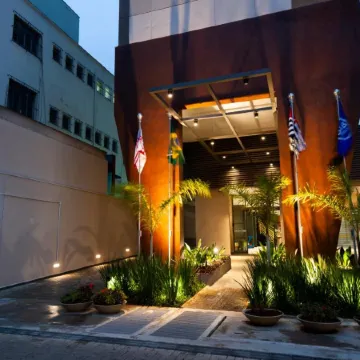 B&B Hotel São Paulo Luz - Centro Отели рядом с достопримечательностью «Сантана»