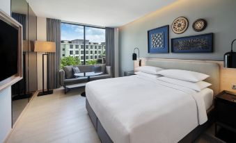 Four Points by Sheraton Phuket Patong Beach Resort