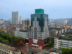 Ji Hotel (Nanchang Bayi Square Yangming East Road)