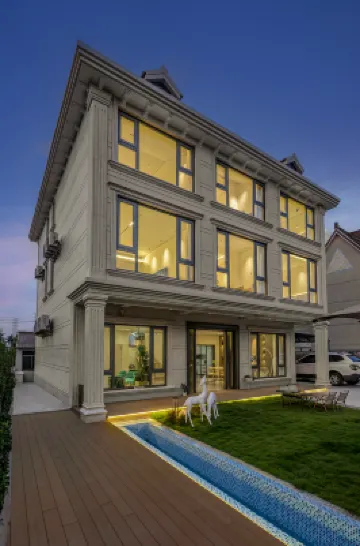 Shanghai Lingang Dishui Lake Yilitang North Homestay Hotels near Nicheng Revolution History Museum