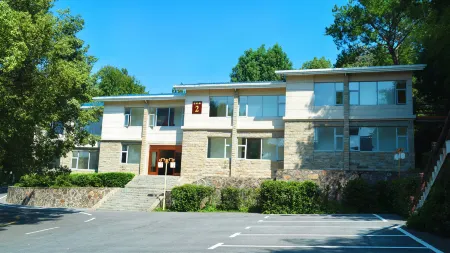 Wuning Hotel Отели рядом с достопримечательностью «Shenwu Mountain»