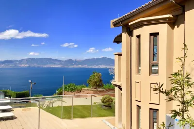 FuXian Lake Holiday House