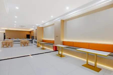 Ziyunying Intelligent Hotel (Fangte High-speed Railway Station) Отели рядом с достопримечательностью «Wuhu University»