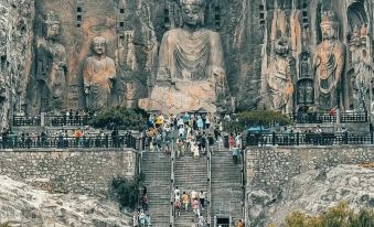 Laizhu Hotel (Luoyang Longmen High-speed Railway Station Baolong Plaza)