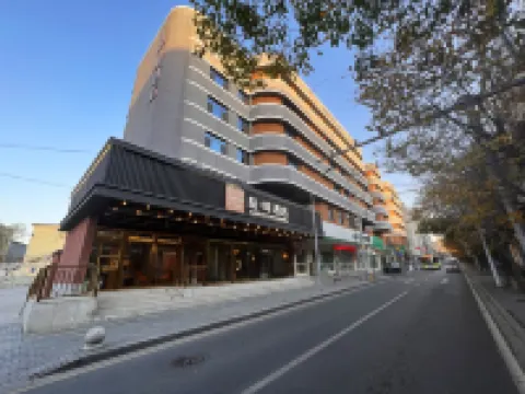 Zhe Fei Hotel (Urumqi Dade Zhongyinggong Subway Station） โรงแรมใน