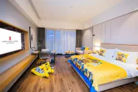 REZEN LONGUU Hotel (Maoming Xinyi Educational City Liuyun Pavilion Sightseeing Tower)