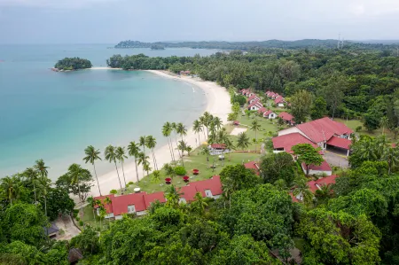 Mayang Sari Beach Resort Отели рядом с достопримечательностью «Bandar Bentan Telani Port»