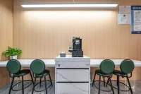 Chonpines Hotel (Altay Lanwan Food City)