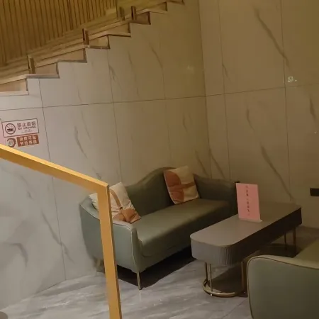 Lim Hotel (Baoshi Park Branch)