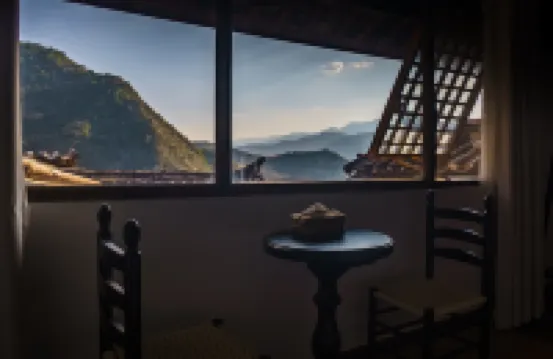 Nuodeng Mountain Hometown Light Luxury B&B
