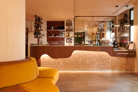 Kraft Hotel Отели рядом с достопримечательностью «Musee Mendjisky-Ecoles de Paris»