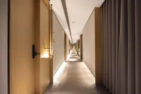 Yuerong Hotel (Liaoyang Liaohua Tesco)