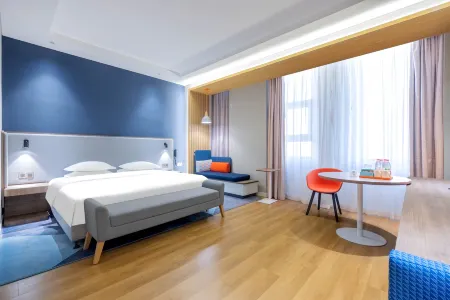 Holiday Inn Express Horgos Отели рядом с достопримечательностью «Khorgas National Gate Scenic Area»