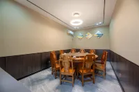 Zhongfu Garden Hotel (Nanyang Jiangying Airport)