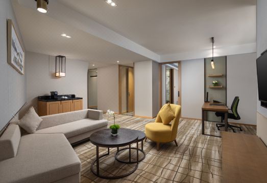 2. 홀리데이 인 청..