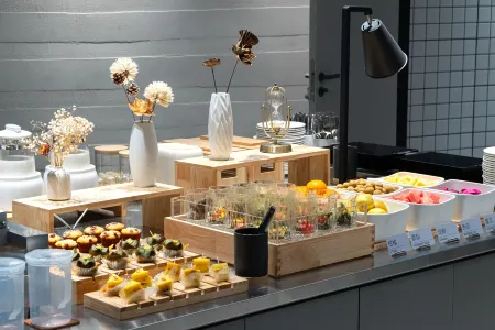 Atour X Hotel Zhuji Binjiang Road Sports Park Отели в г. Чжуцзи