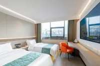 Royal Seaview Holiday Hotel (Dalian Discovery Kingdom Theme Park Branch) Hotels near Dalian Nationalities University (Northeast to Jinshan Community)