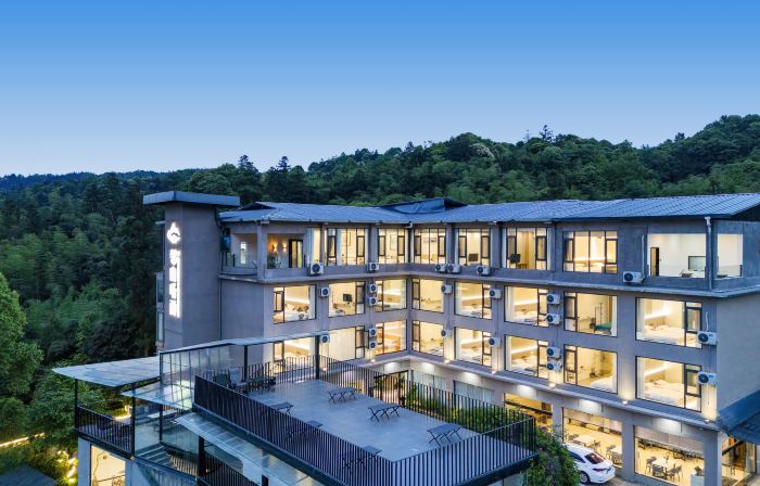 โรงแรมหลินซาน ทิงยวี่ ปีเฟง จอร์จ