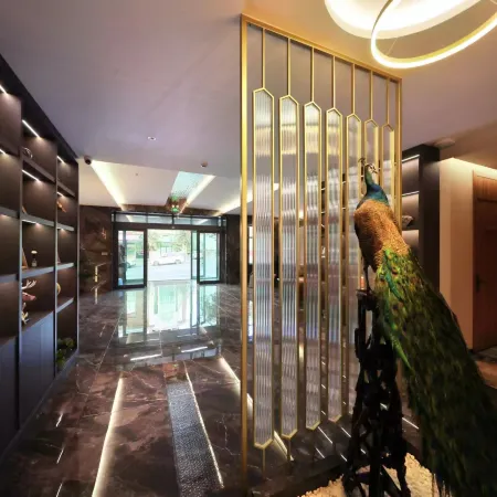 One Mountain High Business Hotel