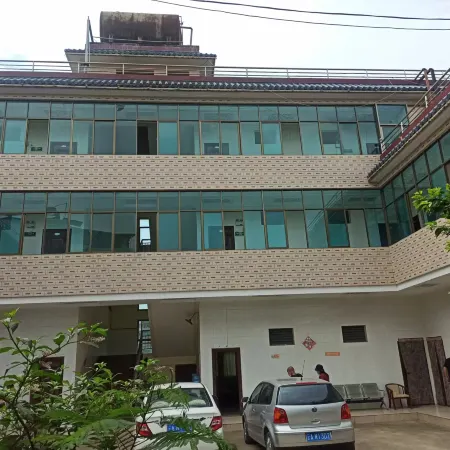 Lufeng Jinlong Hotel