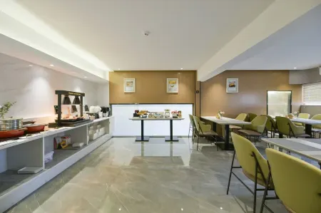 Poltton International Apartment (Foshan Shunde Qinghui Garden) Отели рядом с достопримечательностью «Ronggui Fisherman's Wharf, Shunde»