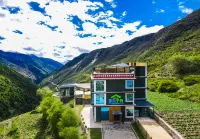 Valley Retreat Homestay (Shuangqiaogou, Siguniang Mountain) - Balkon