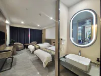 โรงแรม ฮอลิเดย์ หลี่จิน - ที่มีที่จอดรถ