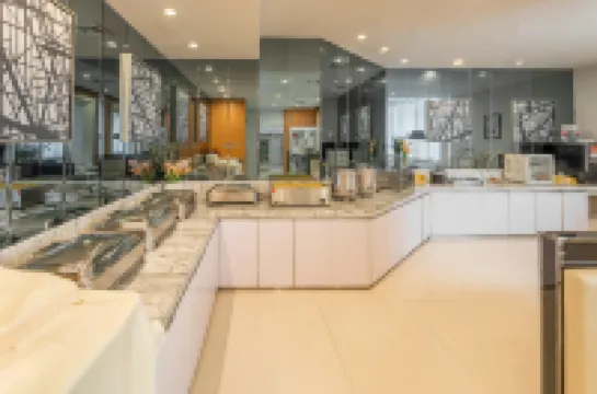 จินเจียง อินน์ อานหยาง เรียลเวย์สเตชั่น