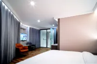 Jindao   Holiday   Business   Hotel
