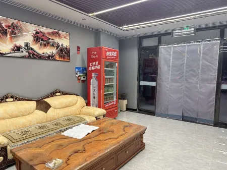 Fuxing Business Hotel in Haiyuan County Отели рядом с достопримечательностью «Haiyuan Big Earthquake Wanrenfen Relic Site»