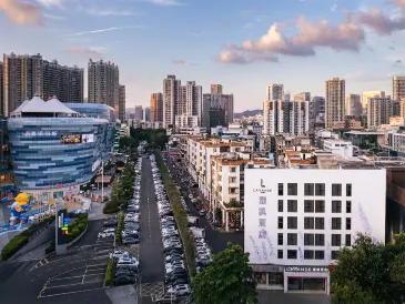 Lavande Hotel (Shenzhen Bao'an Haiya Binfencheng Xin'an Park Subway Station)