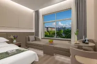 T · Island Smart Cinema Hotel