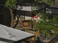 Shanghai Front and Back Courtyard Boutique Hotel (Outlets Store) Hotels near BAILIAN OUTLETS PLAZA(QINGPU·SHANGHAI)