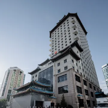 Пекин Палас Soluxe Hotel Astana Отели рядом с достопримечательностью «Мечеть Абу Наср аль-Фараби»