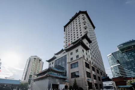 Пекин Палас Soluxe Hotel Astana Отели рядом с достопримечательностью «Монумент "Казахский народ"»