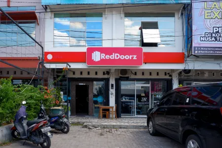 RedDoorz near RSUD Kota Mataram