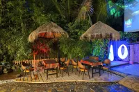 โรงแรมไป่หยาน ย่าจู (ถนนเคลียร์วอเตอร์เบย์)