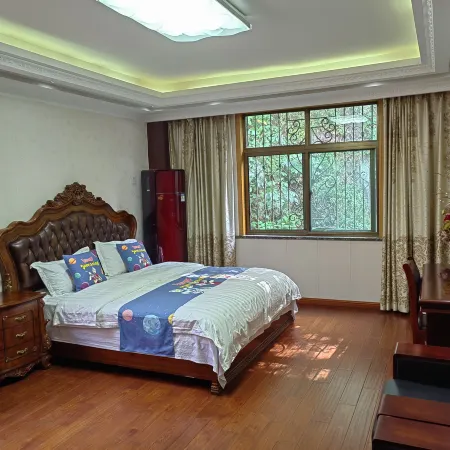 Mountain Residence Homestay (Lujiang Tangchi)