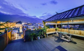 Honglinge Inn (Dali Ancient Town South Gate)