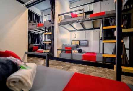 Episode 11 Hostel Sukhumvit