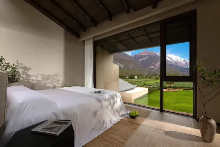 Ono Sanqiu · Rizhao Jinshan  Wild Luxury Hot Spring Pool Resort